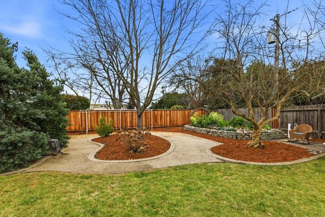 2113 Venus Dr, Sacramento, CA 95864