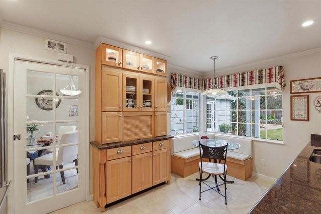 2113 Venus Dr, Sacramento, CA 95864