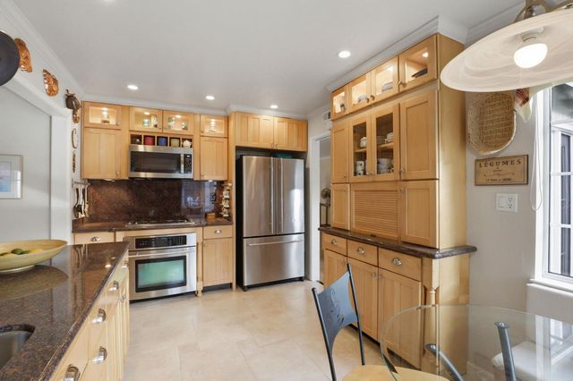 2113 Venus Dr, Sacramento, CA 95864