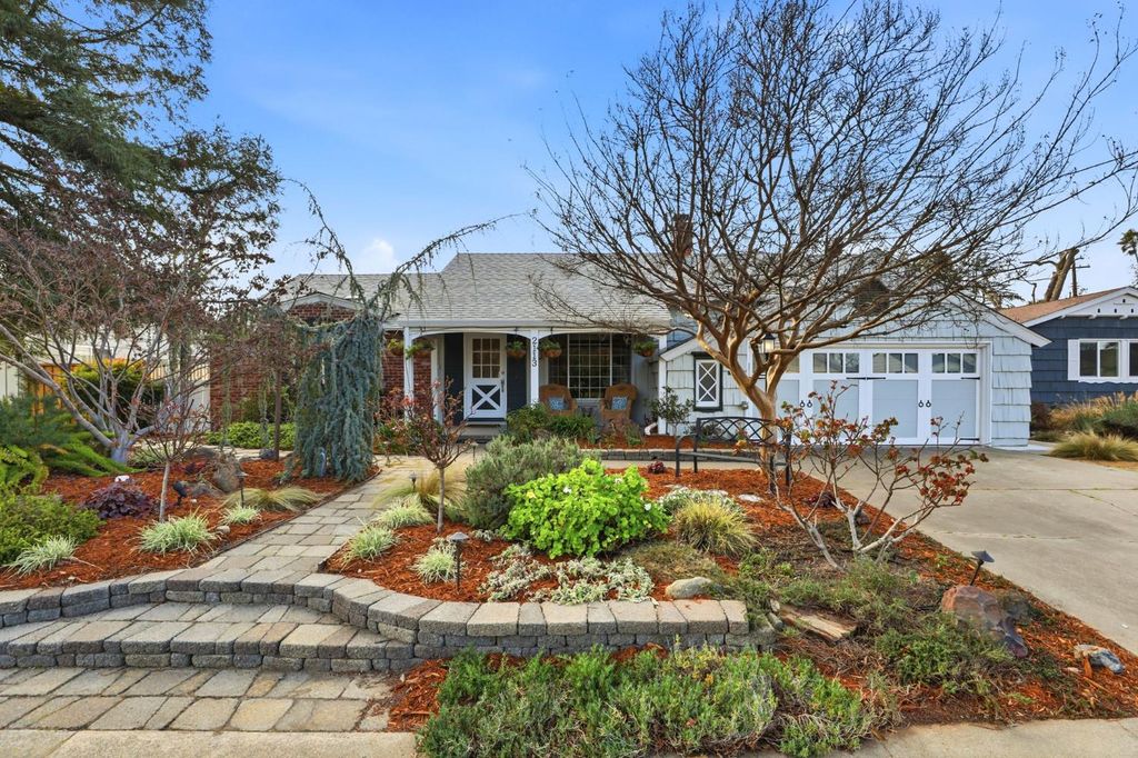 2113 Venus Dr, Sacramento, CA 95864