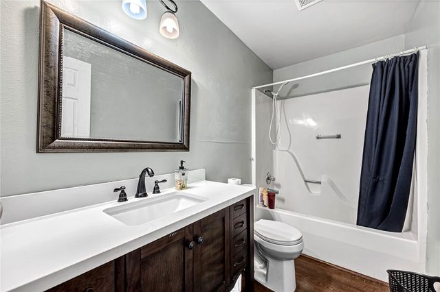 64 Cheryl Circle, Bentonville, AR 72712