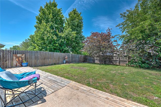 64 Cheryl Circle, Bentonville, AR 72712