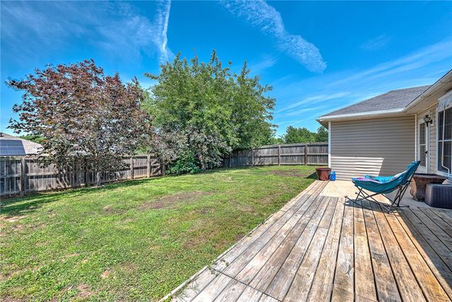 64 Cheryl Circle, Bentonville, AR 72712
