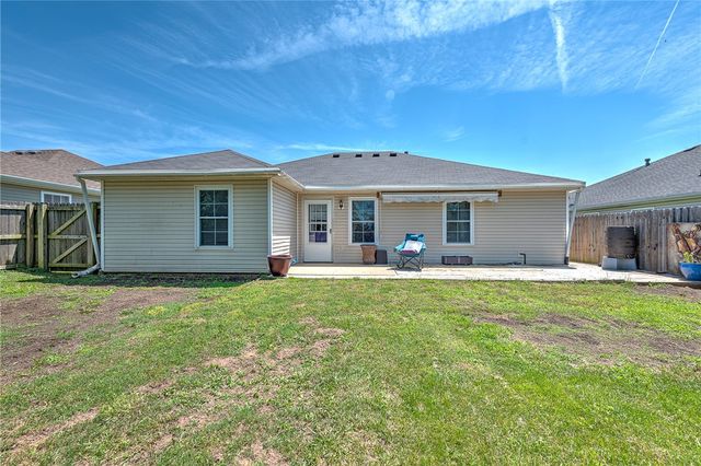 64 Cheryl Circle, Bentonville, AR 72712