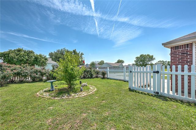 64 Cheryl Circle, Bentonville, AR 72712