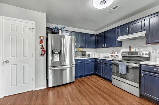 64 Cheryl Circle, Bentonville, AR 72712