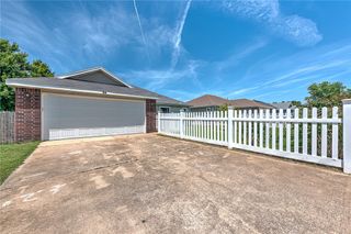 64 Cheryl Circle, Bentonville, AR 72712