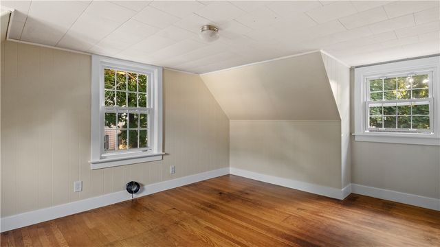 20 Bowen Street, East Providence, RI 02916