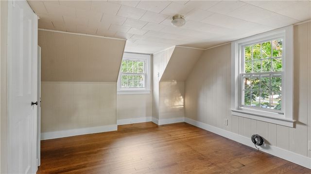 20 Bowen Street, East Providence, RI 02916