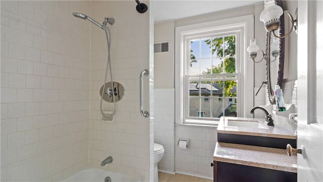 20 Bowen Street, East Providence, RI 02916