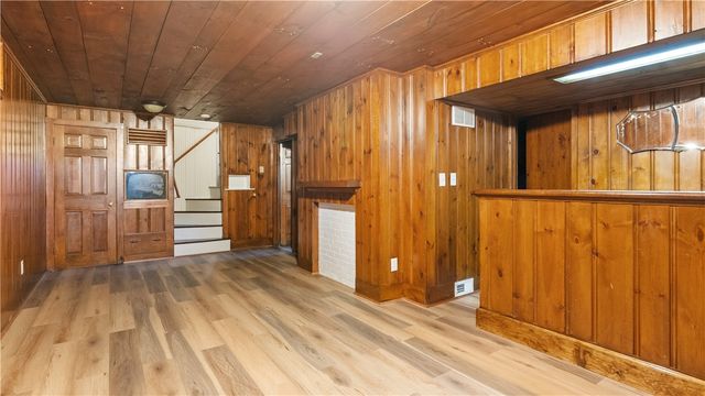 20 Bowen Street, East Providence, RI 02916
