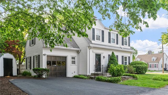 20 Bowen Street, East Providence, RI 02916