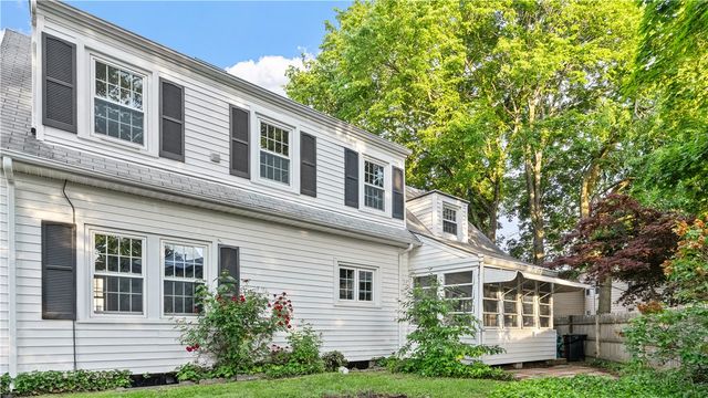 20 Bowen Street, East Providence, RI 02916