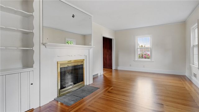 20 Bowen Street, East Providence, RI 02916