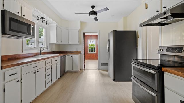 20 Bowen Street, East Providence, RI 02916