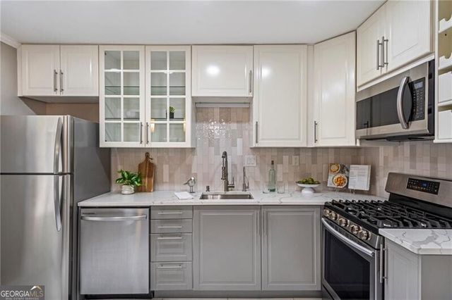 10 Market Square Place NW, Atlanta, GA 30318