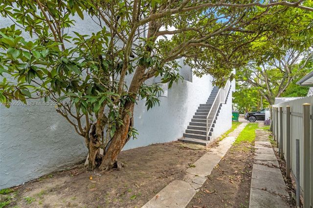 285 NW 44th Street 1, Miami, FL 33127