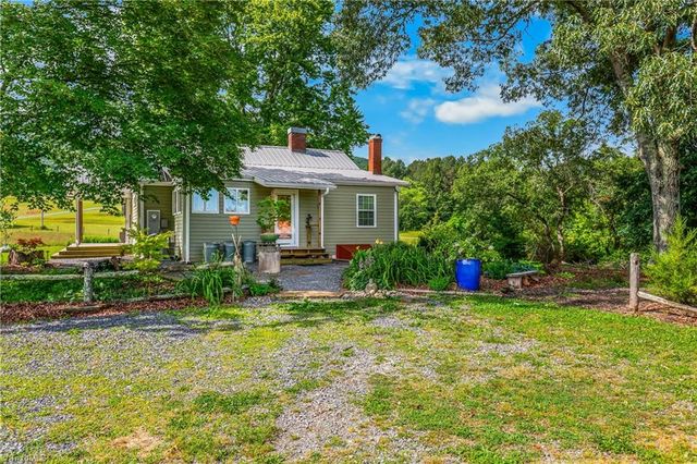 135 Vaughn Lane, Pilot Mountain, NC 27041