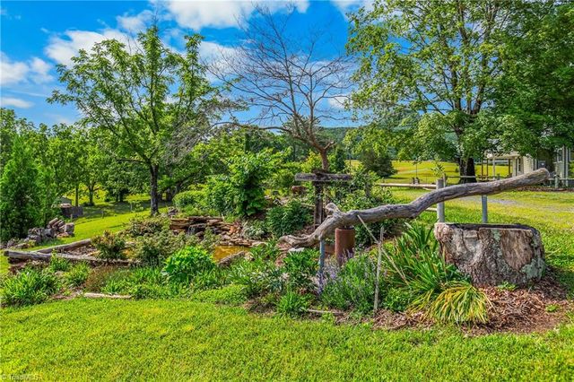 135 Vaughn Lane, Pilot Mountain, NC 27041