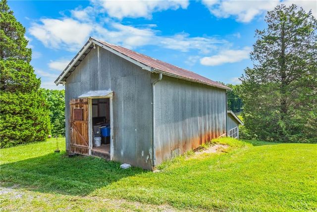135 Vaughn Lane, Pilot Mountain, NC 27041