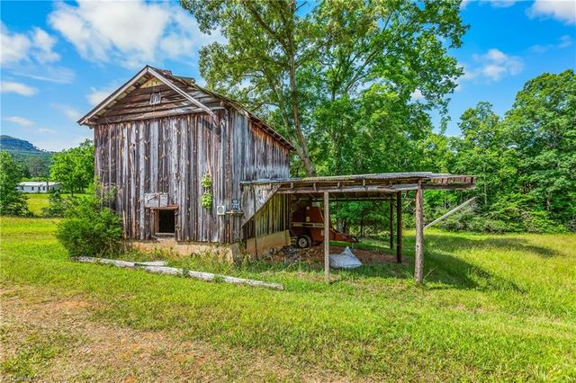 135 Vaughn Lane, Pilot Mountain, NC 27041