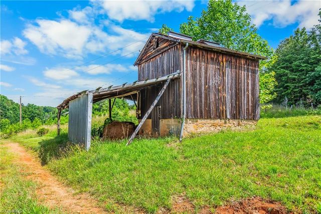 135 Vaughn Lane, Pilot Mountain, NC 27041