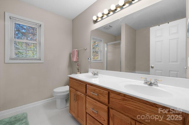 815 Catawba Valley Boulevard SE, Hickory, NC 28602