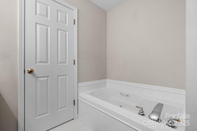 815 Catawba Valley Boulevard SE, Hickory, NC 28602