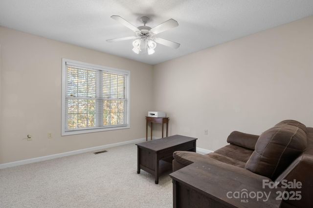 815 Catawba Valley Boulevard SE, Hickory, NC 28602