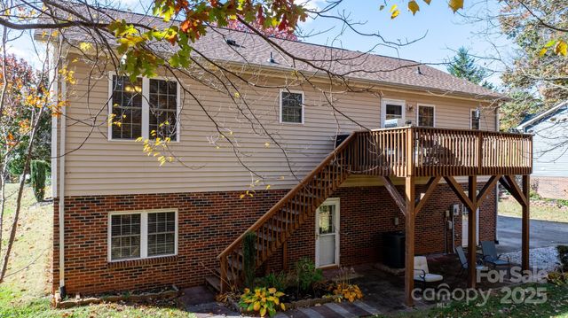 815 Catawba Valley Boulevard SE, Hickory, NC 28602