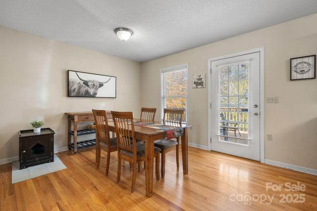 815 Catawba Valley Boulevard SE, Hickory, NC 28602