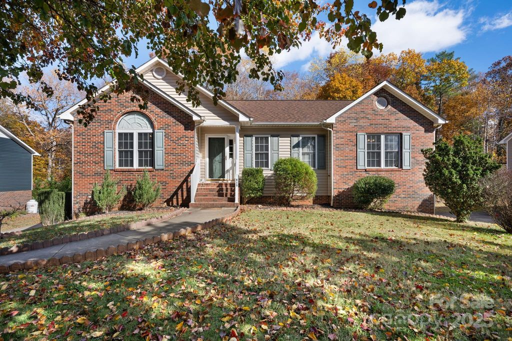 815 Catawba Valley Boulevard SE, Hickory, NC 28602