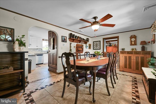 4 N CONESTOGA VIEW DR, Akron, PA 17501
