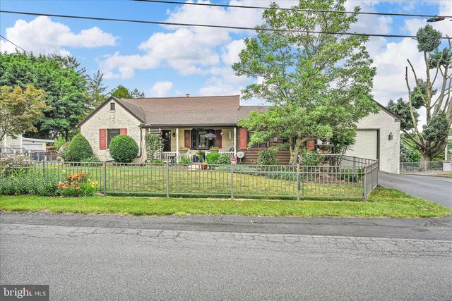 4 N CONESTOGA VIEW DR, Akron, PA 17501