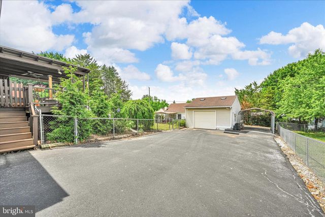 4 N CONESTOGA VIEW DR, Akron, PA 17501