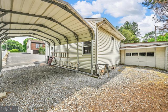 4 N CONESTOGA VIEW DR, Akron, PA 17501