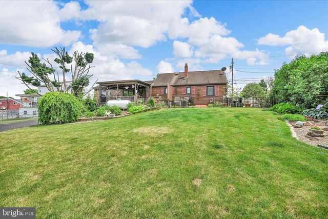 4 N CONESTOGA VIEW DR, Akron, PA 17501