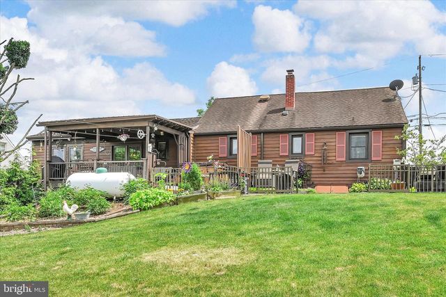 4 N CONESTOGA VIEW DR, Akron, PA 17501