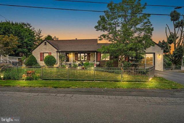 4 N CONESTOGA VIEW DR, Akron, PA 17501
