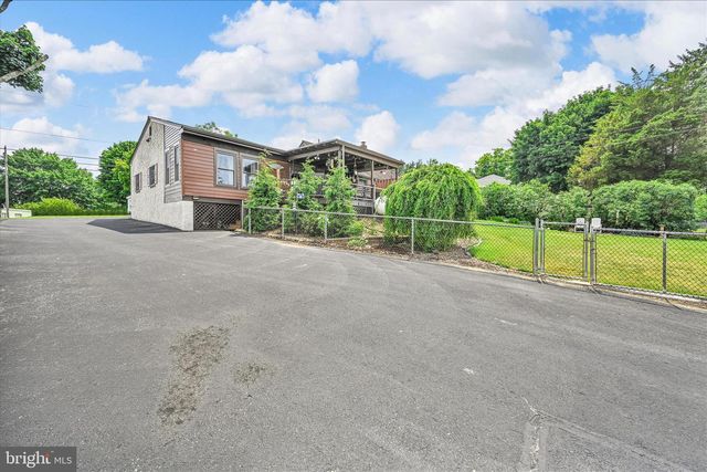 4 N CONESTOGA VIEW DR, Akron, PA 17501