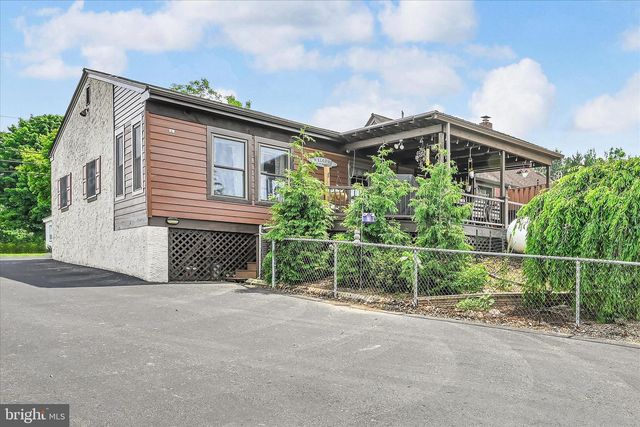 4 N CONESTOGA VIEW DR, Akron, PA 17501
