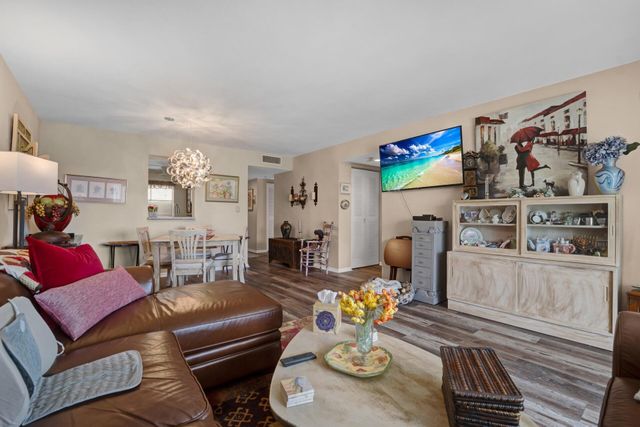 6936 Huntington Lane 204, Delray Beach, FL 33446