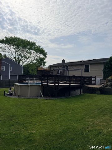 4 Harbor View Avenue, Waterford, CT 06385