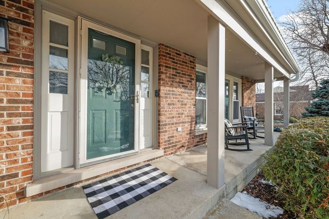 2604 Pebblebrook Lane, Rolling Meadows, IL 60008