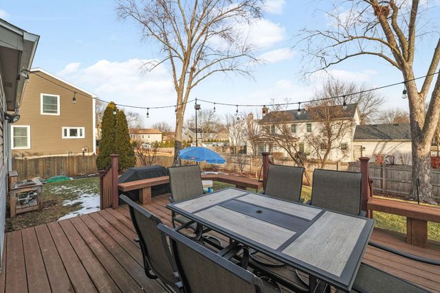 2604 Pebblebrook Lane, Rolling Meadows, IL 60008