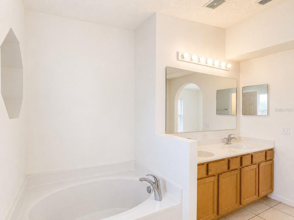 Image 25 of property listing at 10155 LAXTON STREET, Orlando, FL 32824