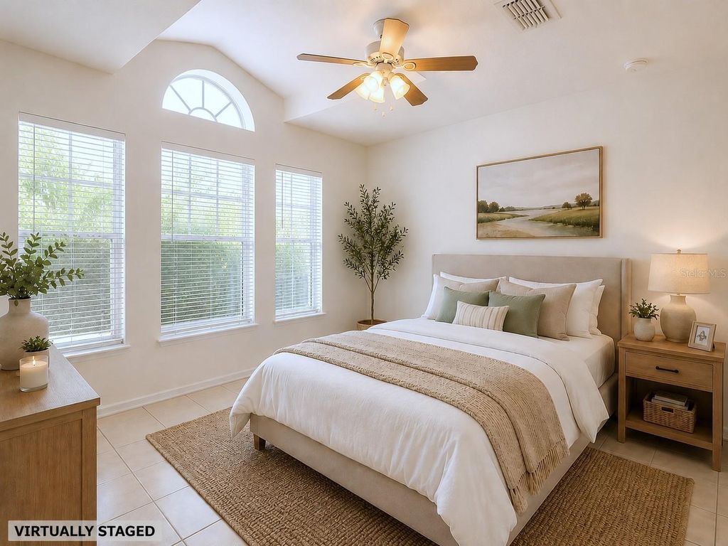 Image 5 of property listing at 10155 LAXTON STREET, Orlando, FL 32824