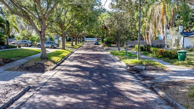 2926 W ALLINE AVENUE, Tampa, FL 33611