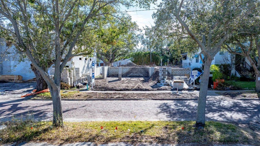 2926 W ALLINE AVENUE, Tampa, FL 33611