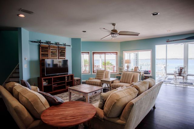 1444 Homeport Drive, Navarre, FL 32566